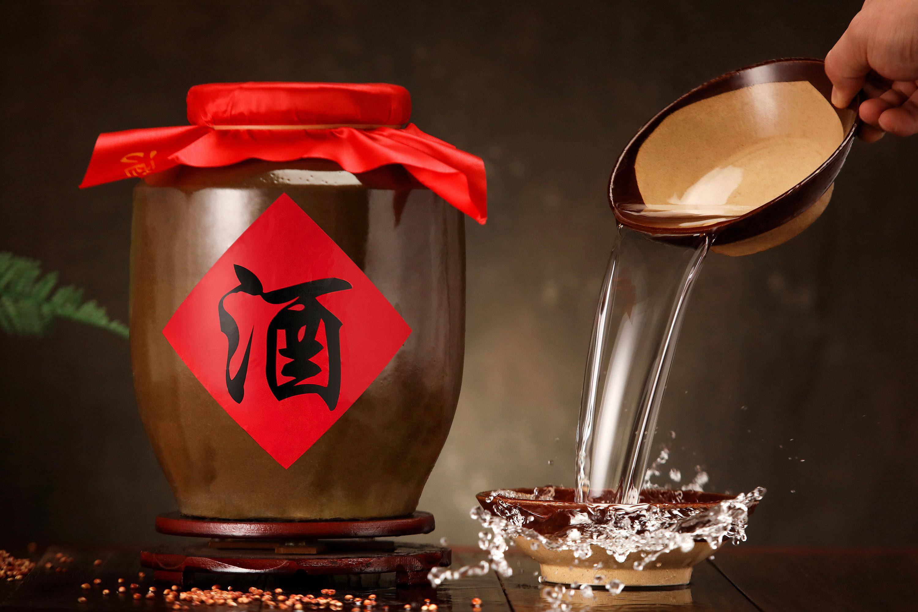 紹興黃酒大跳水！23元暢飲女兒紅，酒友們的平價(jià)口福時(shí)代來(lái)臨